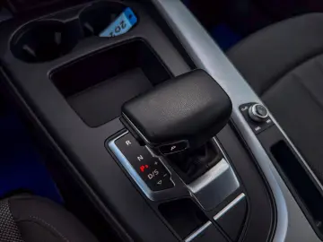 Audi A4 avant Bord Digital Navi Senzori Drive Select - Garan