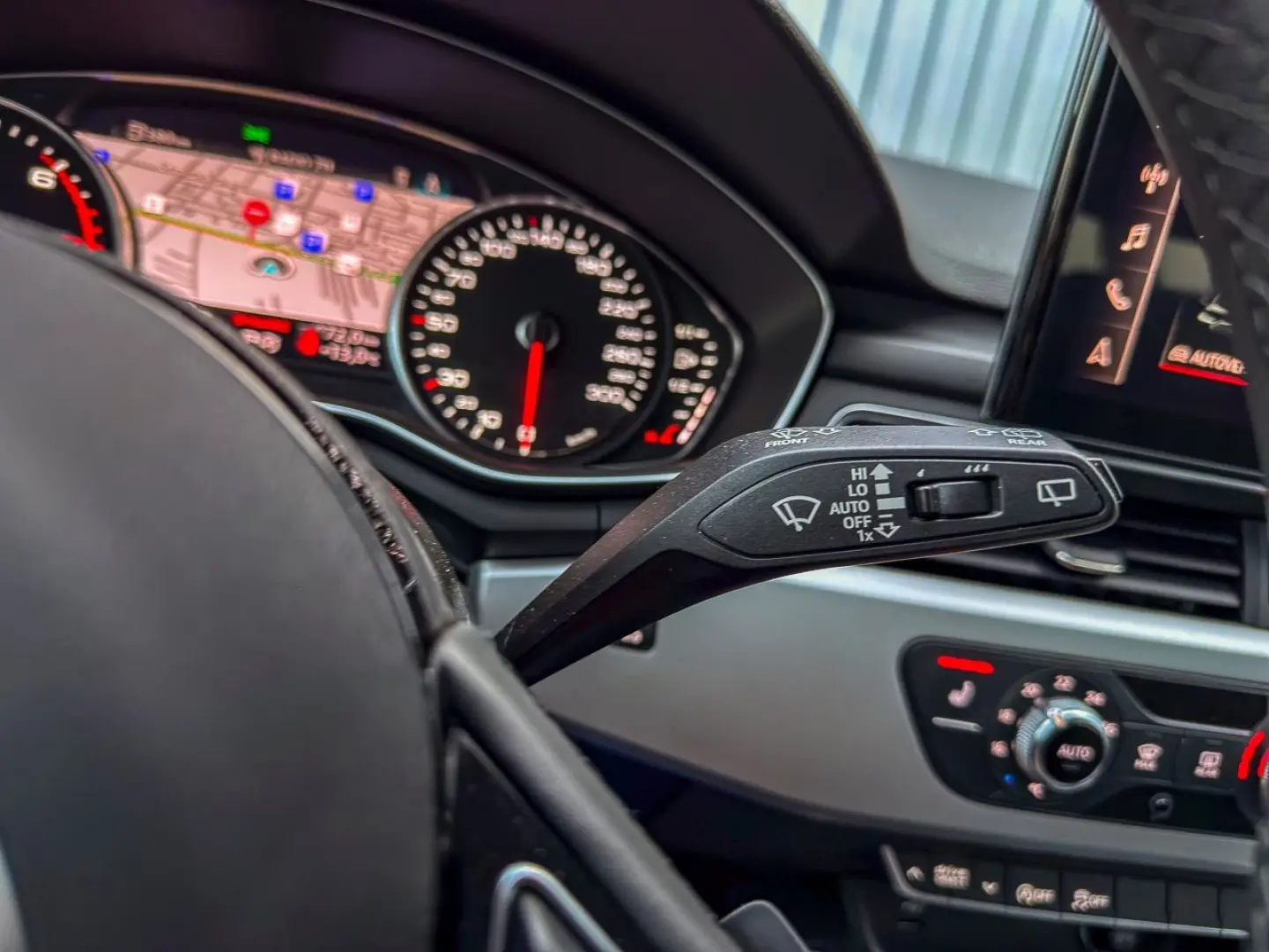 Audi A4 avant Bord Digital Navi Senzori Drive Select - Garan