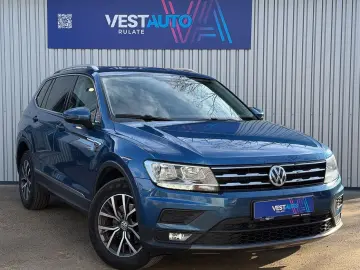Volkswagen Tiguan Allspace 4Motion Moduri Condus CarPlay Nav