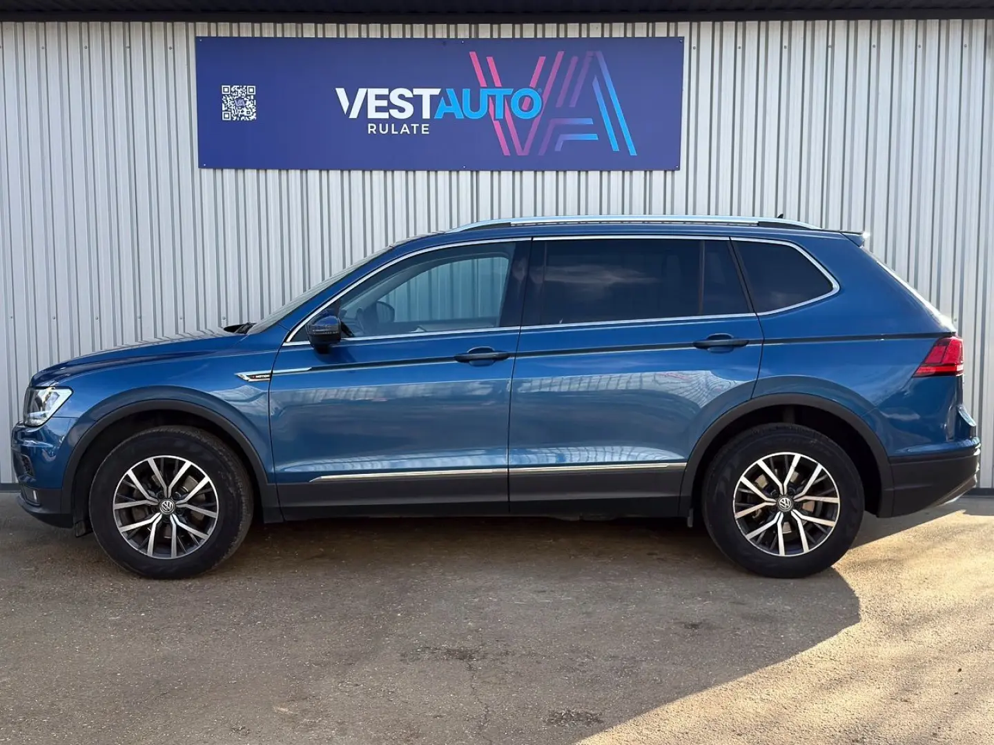 Volkswagen Tiguan Allspace 4Motion Moduri Condus CarPlay Nav