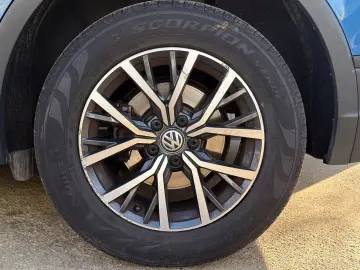 Volkswagen Tiguan Allspace 4Motion Moduri Condus CarPlay Nav