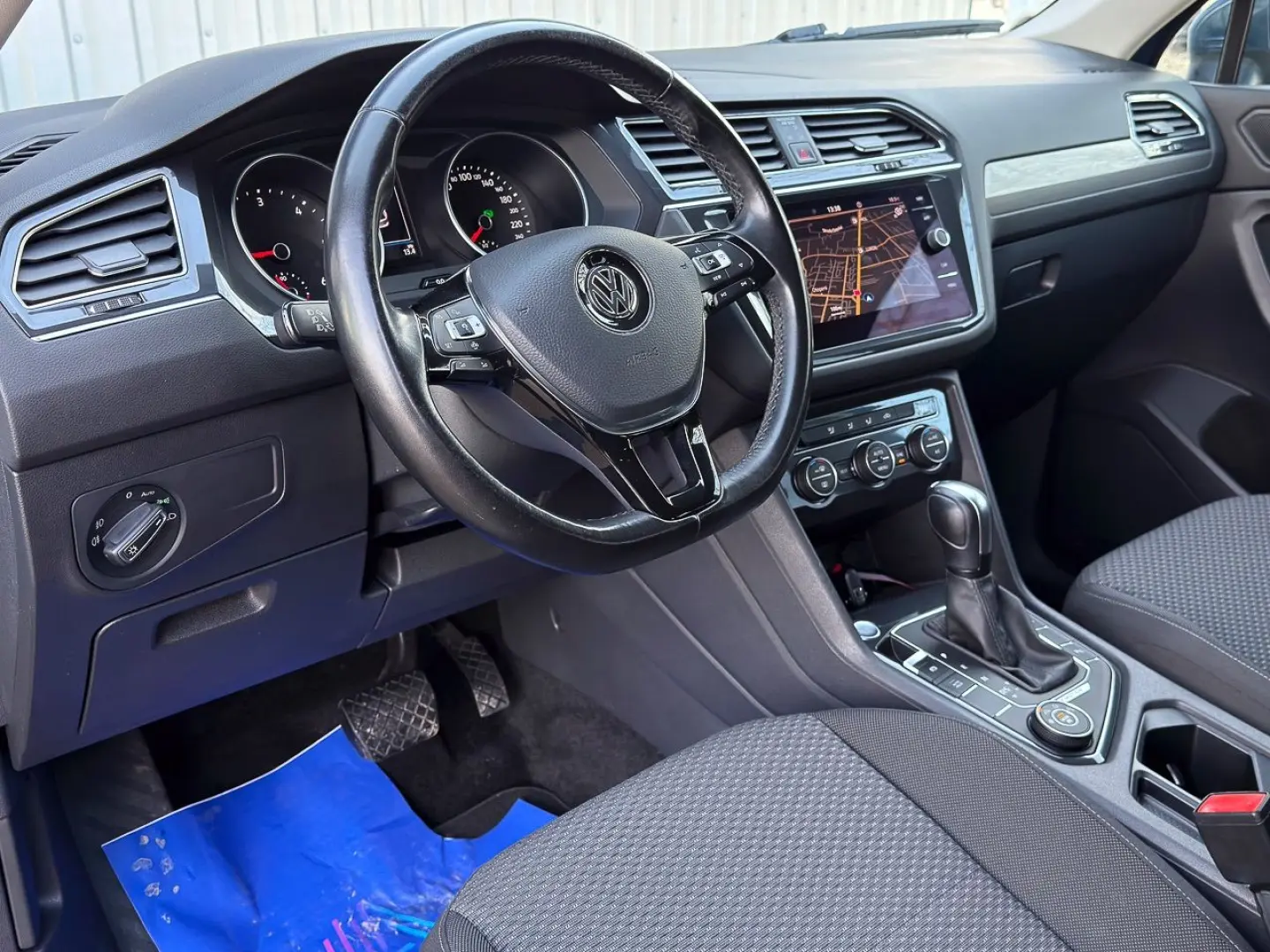 Volkswagen Tiguan Allspace 4Motion Moduri Condus CarPlay Nav