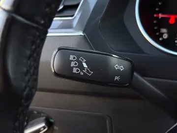 Volkswagen Tiguan Allspace 4Motion Moduri Condus CarPlay Nav