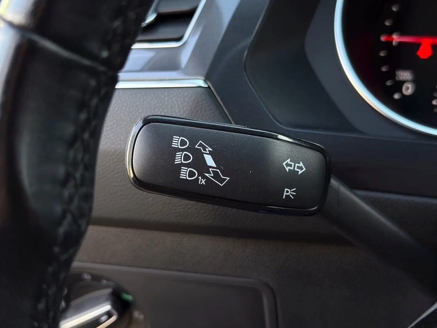 Volkswagen Tiguan Allspace 4Motion Moduri Condus CarPlay Nav