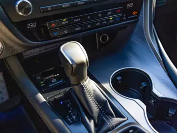 Lexus Seria-Rx Gen-Iv-2015