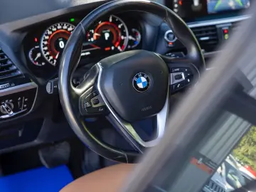 BMW X3 xDrive Navi Camera XLine Ambientala - Finanțare