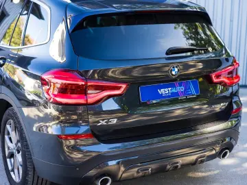 BMW X3 xDrive Navi Camera XLine Ambientala - Finanțare