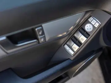 Mercedes-Benz C Gen-W204-2007-2015