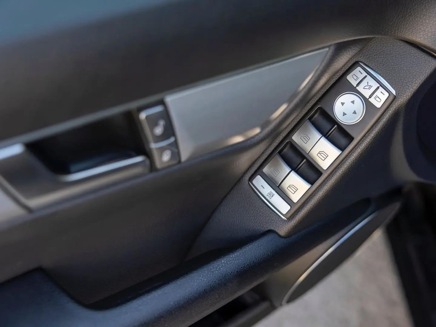 Mercedes-Benz C Gen-W204-2007-2015