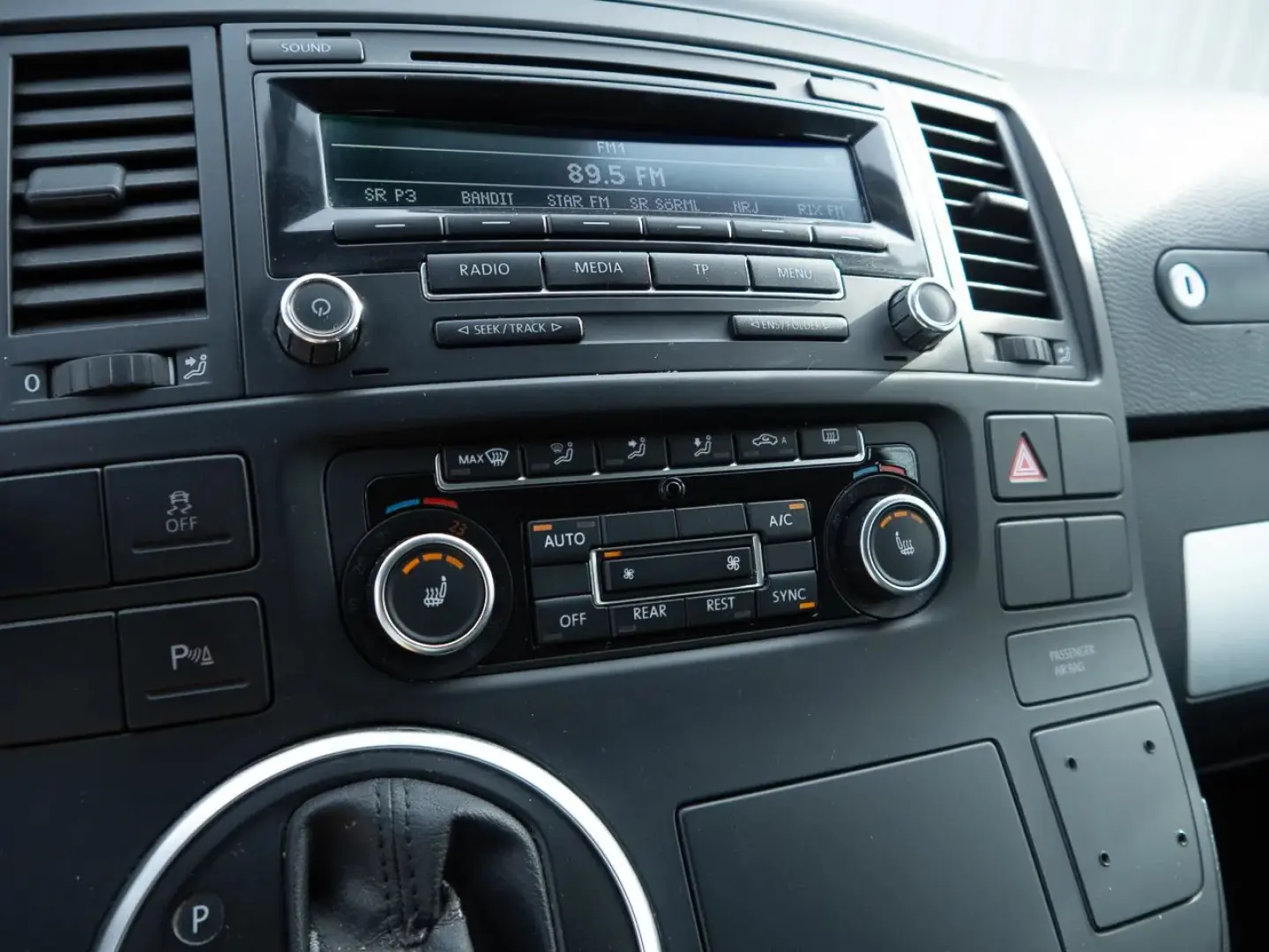 Volkswagen Multivan Gen-T5-2003-2016