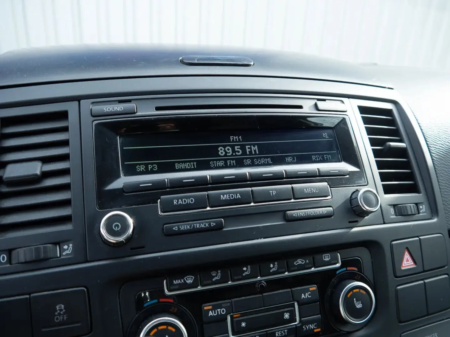 Volkswagen Multivan Gen-T5-2003-2016