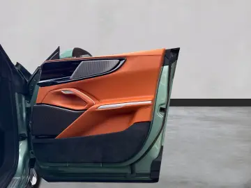 Ferrari Purosangue  Embleme  HiFi PDC Climă Piele