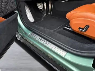 Ferrari Purosangue  Embleme  HiFi PDC Climă Piele