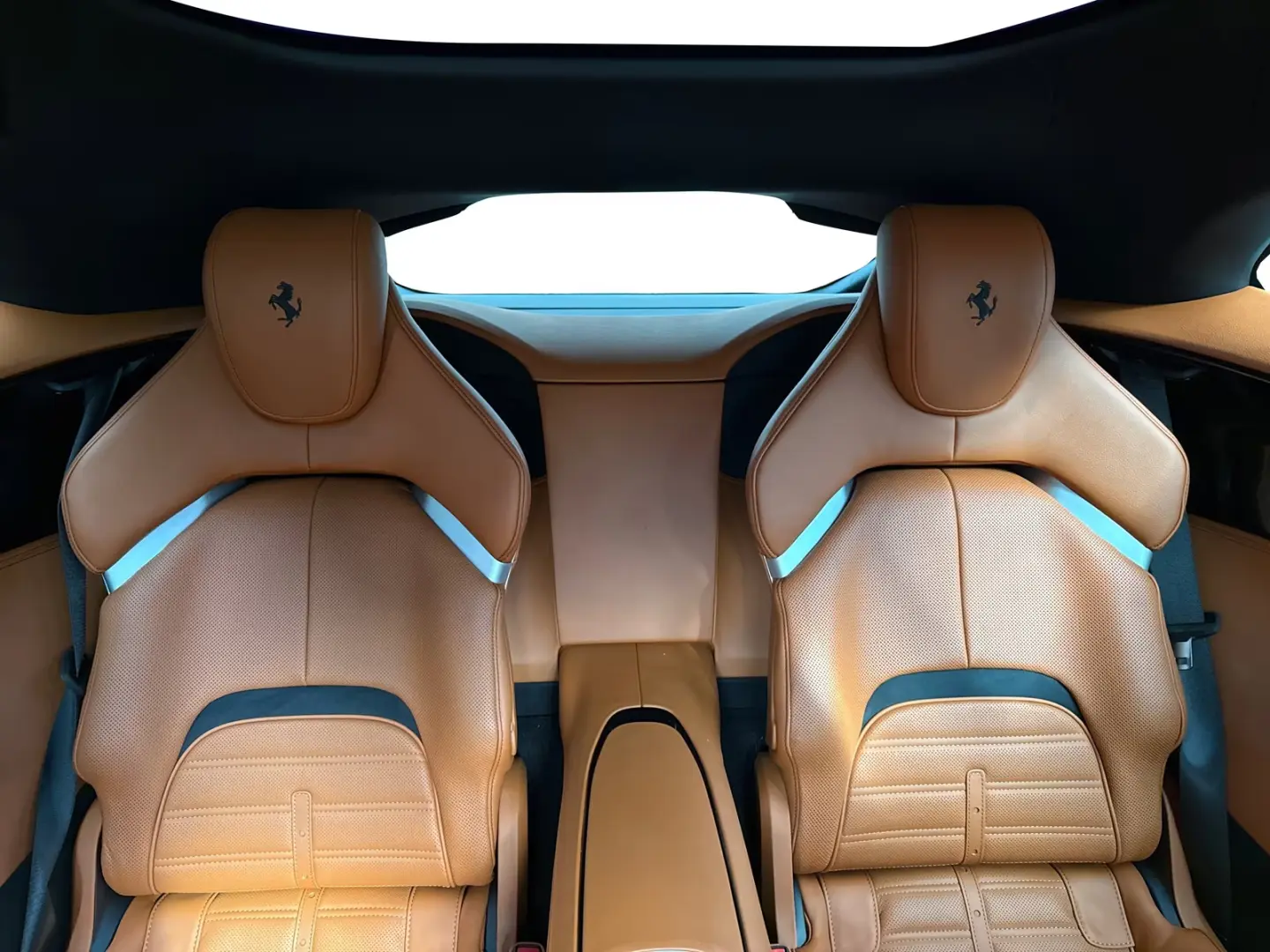 Ferrari Purosangue  Embleme  HiFi PDC Climă Piele