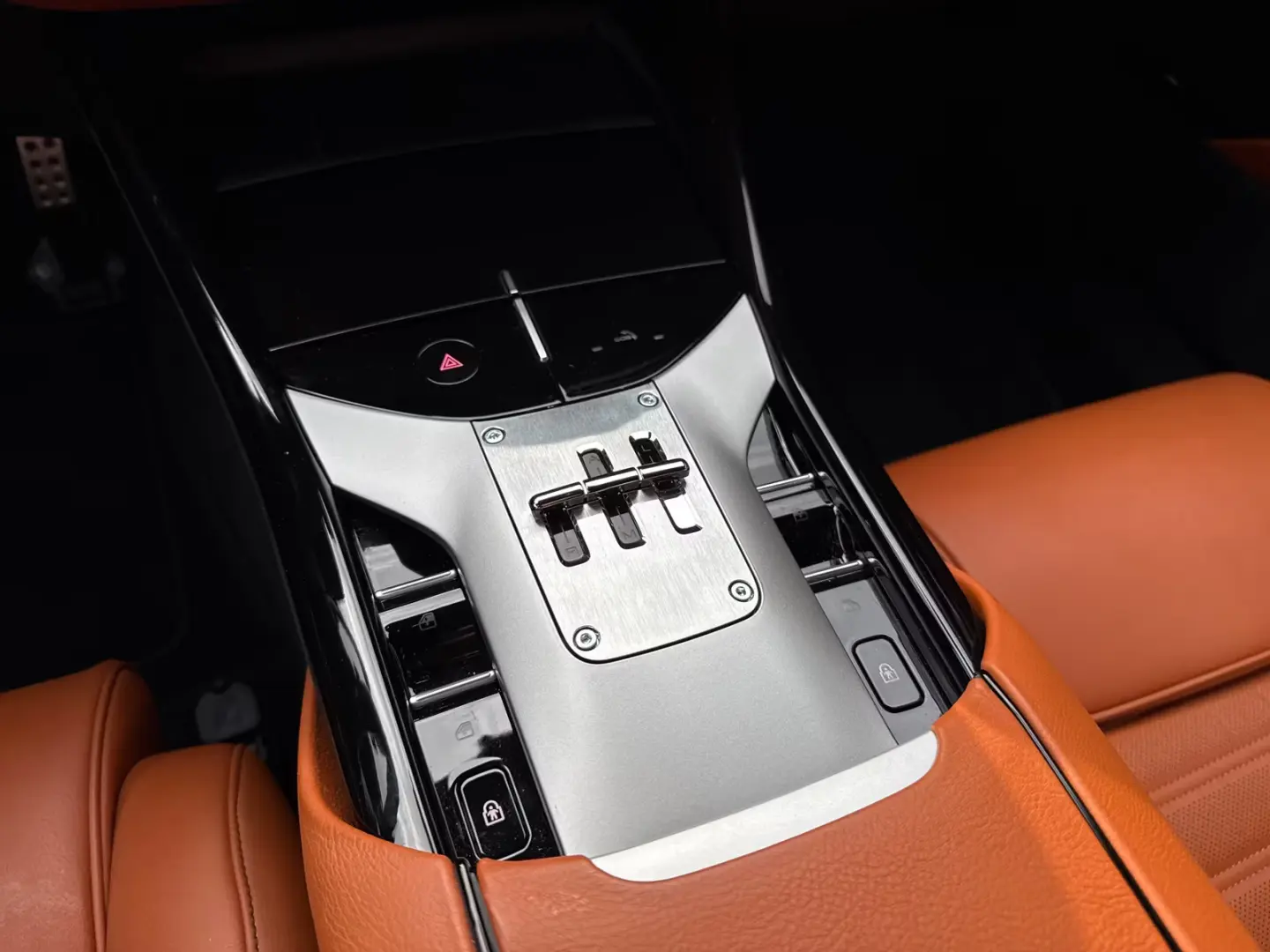 Ferrari Purosangue  Embleme  HiFi PDC Climă Piele