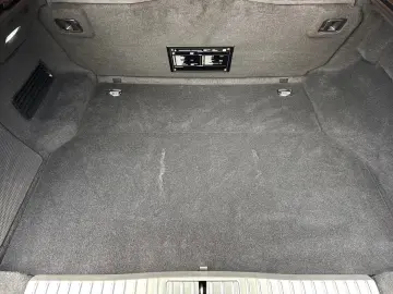 Ferrari Purosangue  Embleme  HiFi PDC Climă Piele