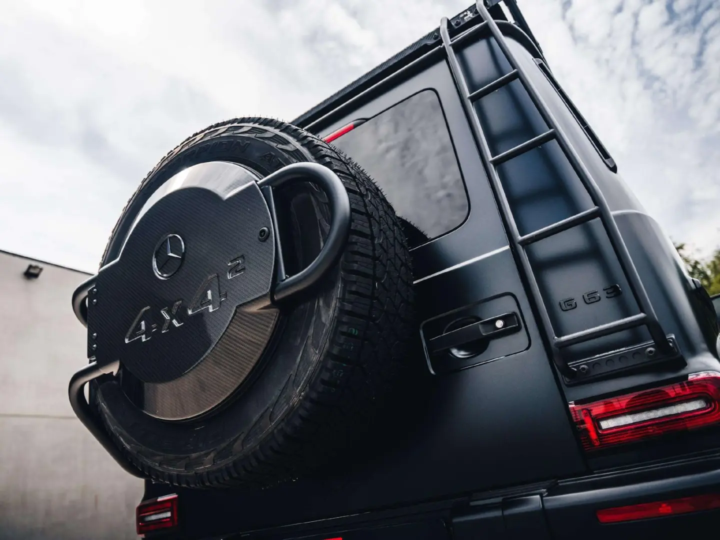 G 63 AMG 4x4  Manufaktur Carbon Massage 360 -Kamera