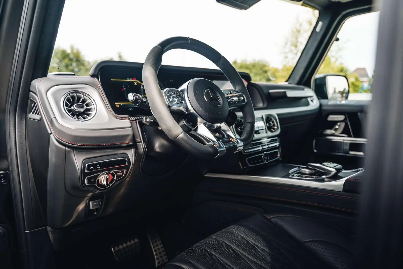 G 63 AMG 4x4  Manufaktur Carbon Massage 360 -Kamera