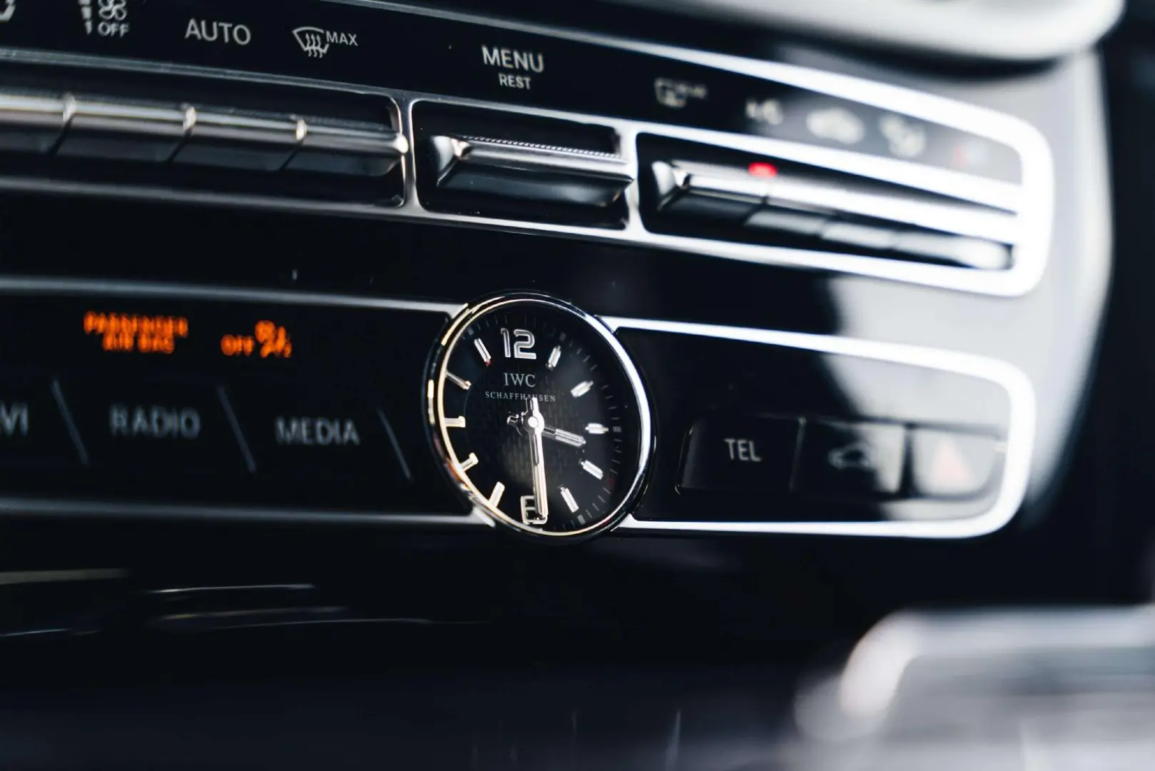 G 63 AMG 4x4  Manufaktur Carbon Massage 360 -Kamera