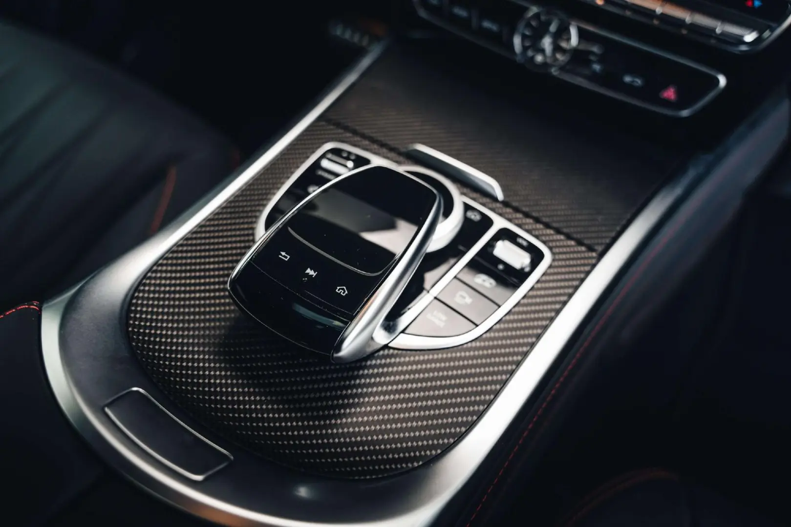 G 63 AMG 4x4  Manufaktur Carbon Massage 360 -Kamera