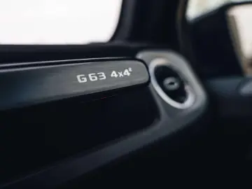G 63 AMG 4x4  Manufaktur Carbon Massage 360 -Kamera