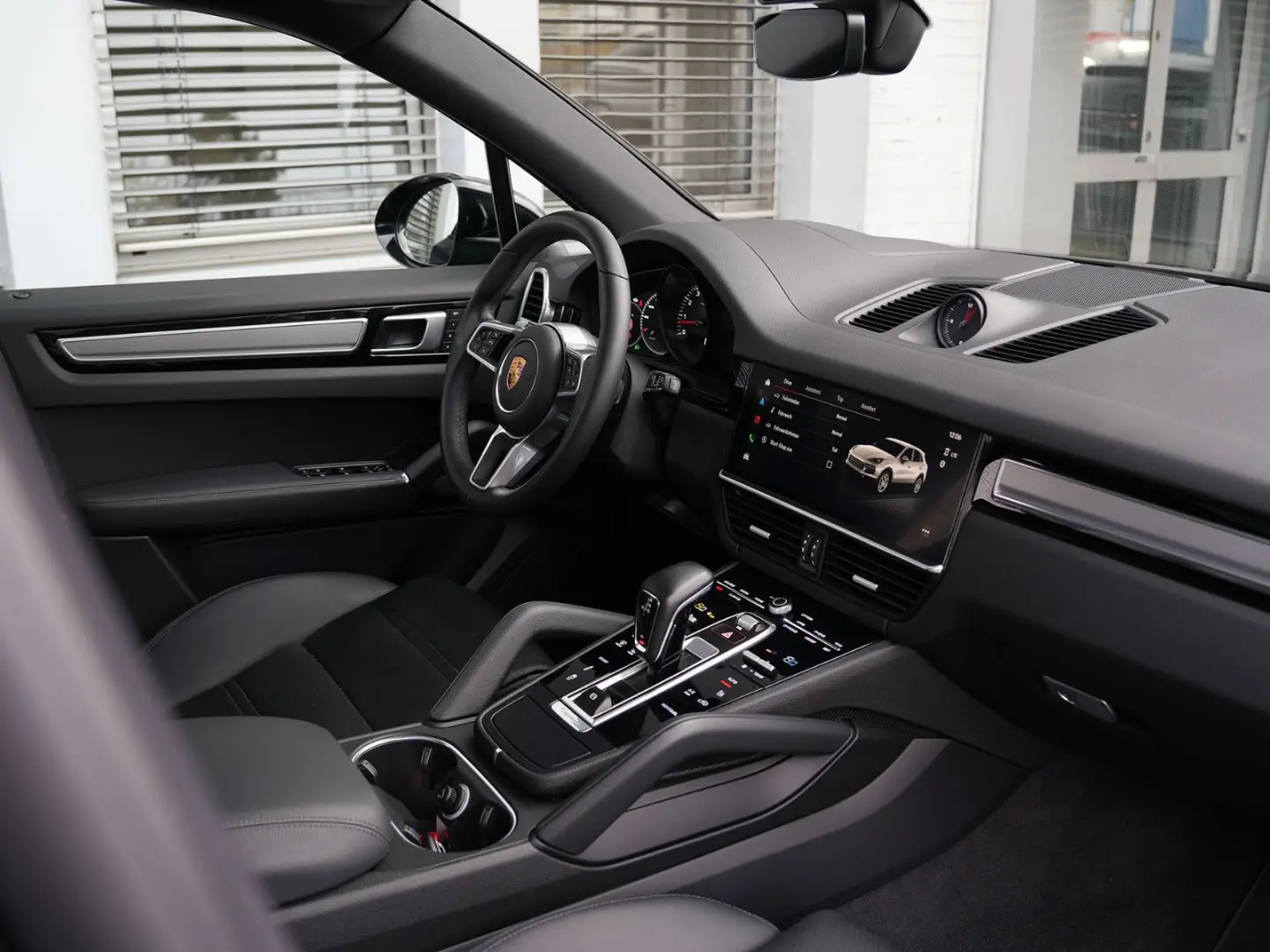 CAYENNE PLATINUM-LUFTF-PANO-HUD-MATRIX-BOSE-21RS