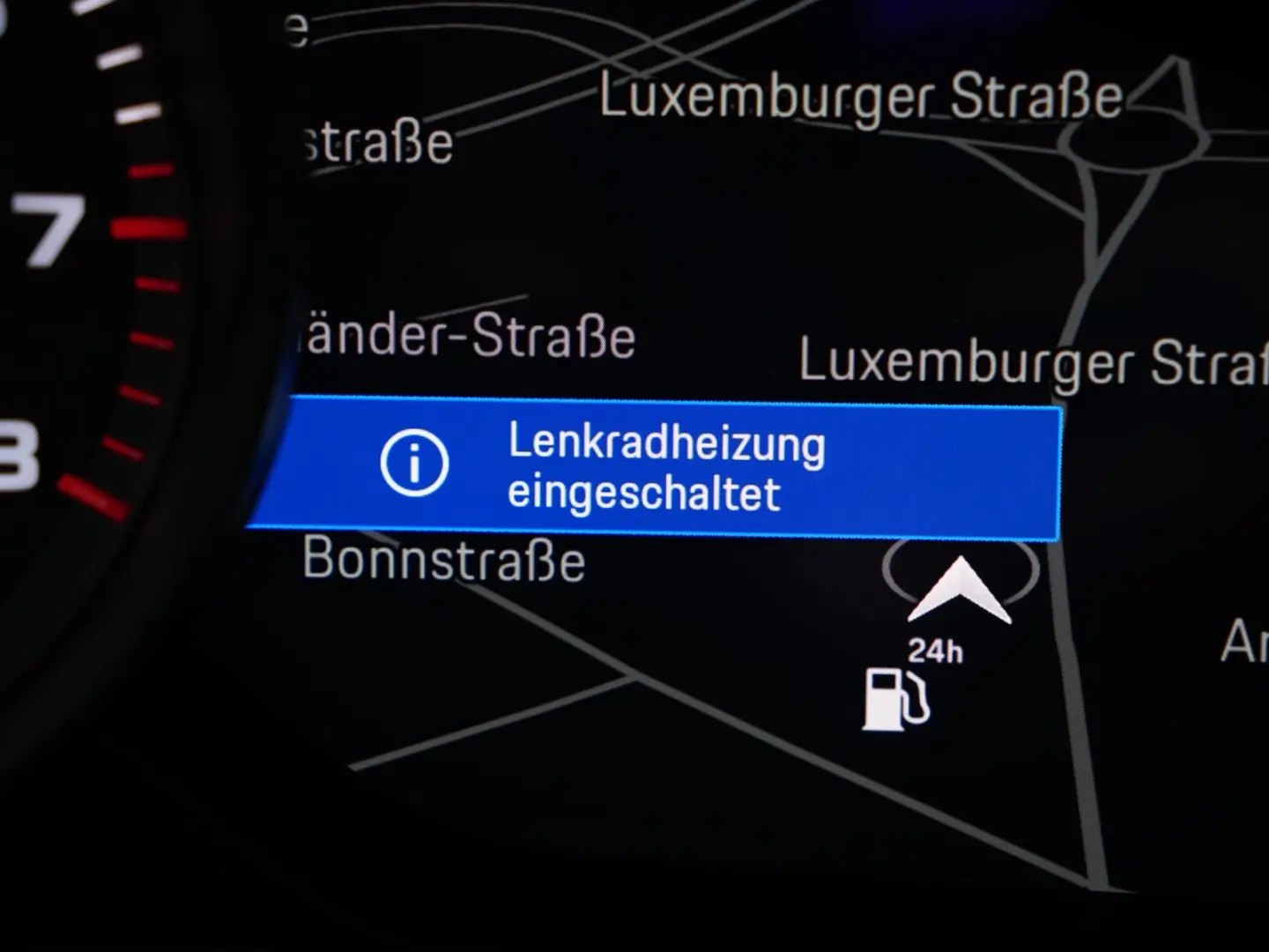 CAYENNE PLATINUM-LUFTF-PANO-HUD-MATRIX-BOSE-21RS