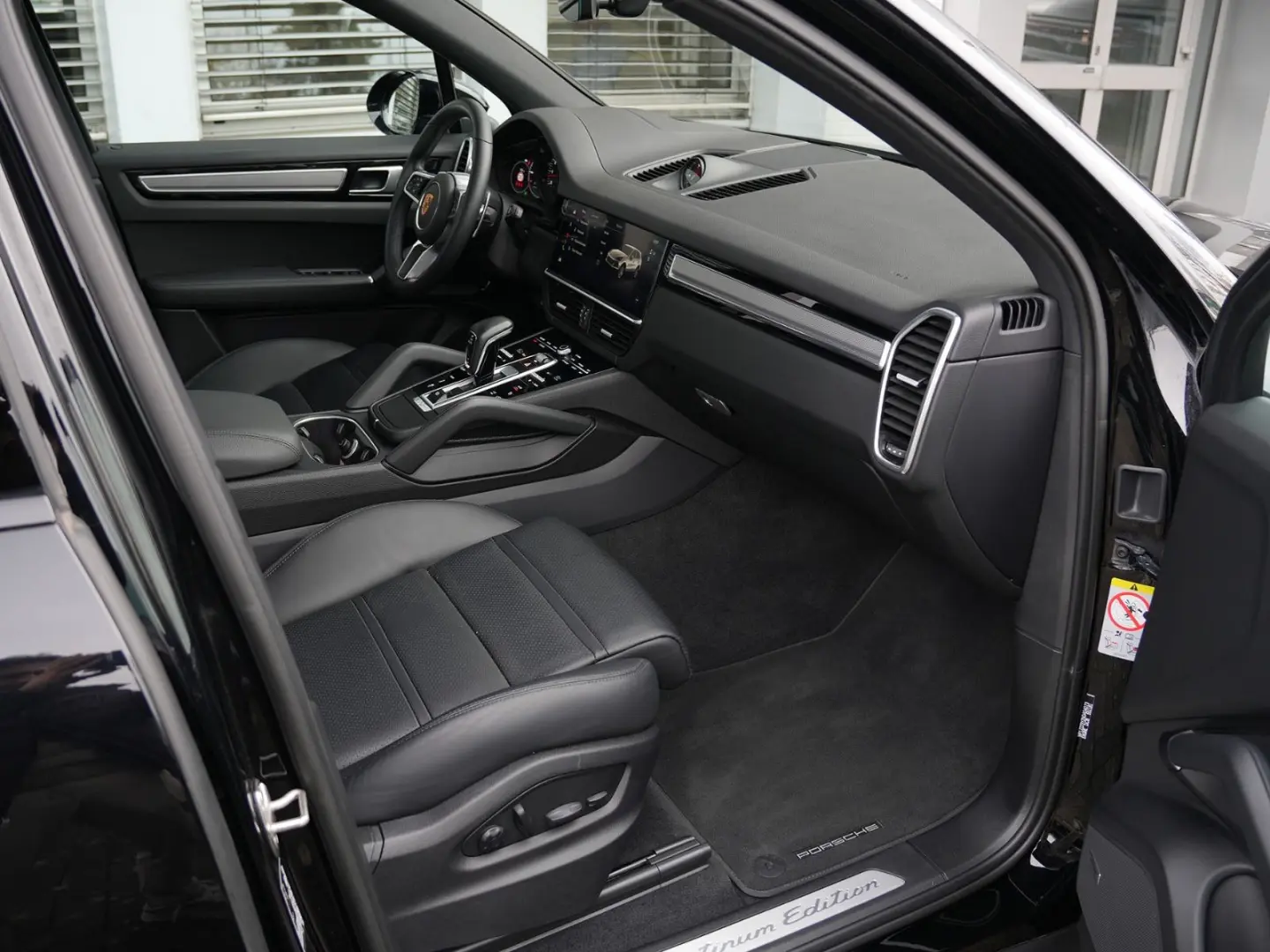 CAYENNE PLATINUM-LUFTF-PANO-HUD-MATRIX-BOSE-21RS