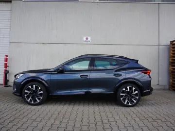 Formentor VZ 2.0TSI 4Drive Navi Mir Pano ACC Kam