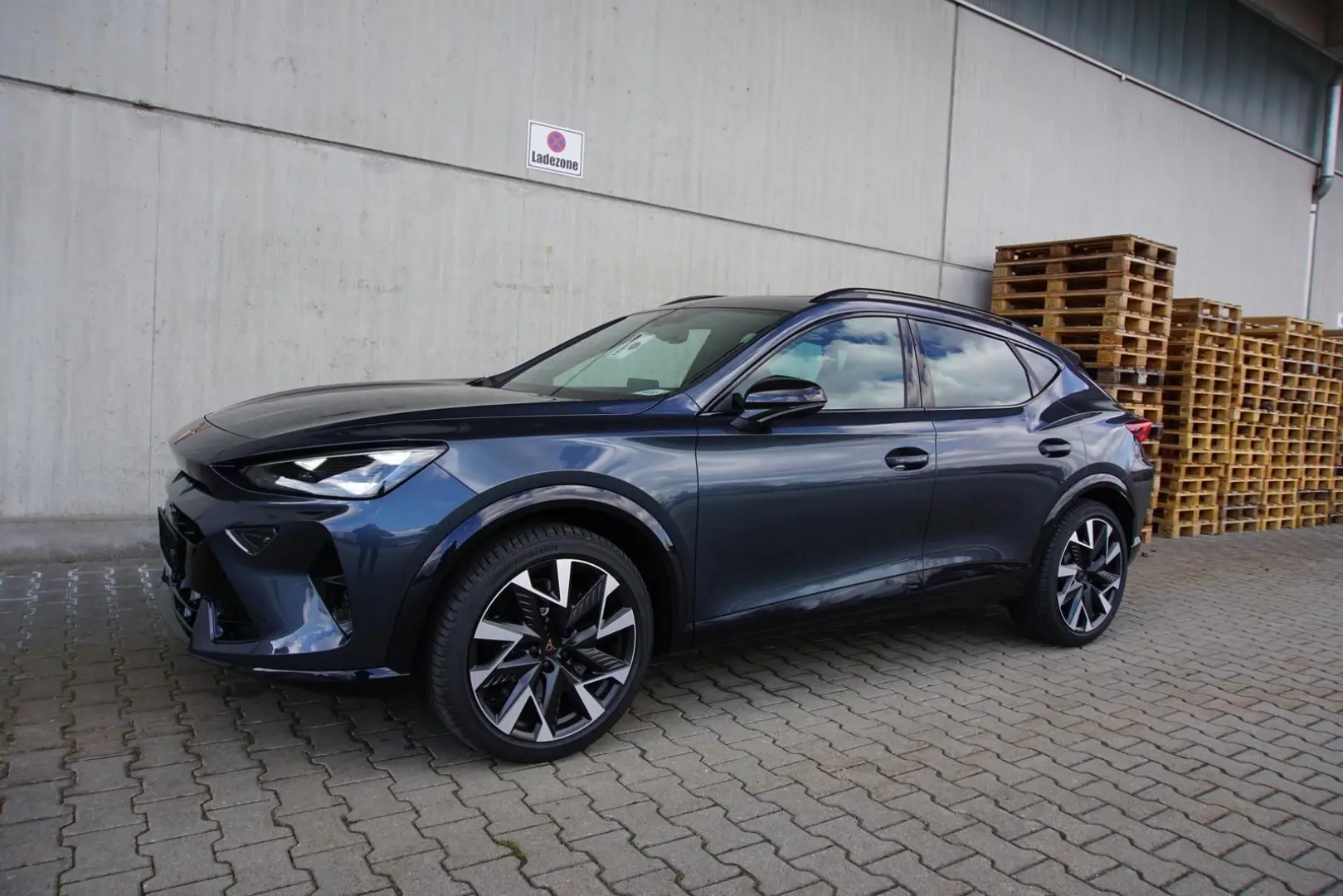 Formentor VZ 2.0TSI 4Drive Navi Mir Pano ACC Kam