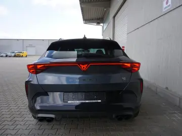 Formentor VZ 2.0TSI 4Drive Navi Mir Pano ACC Kam