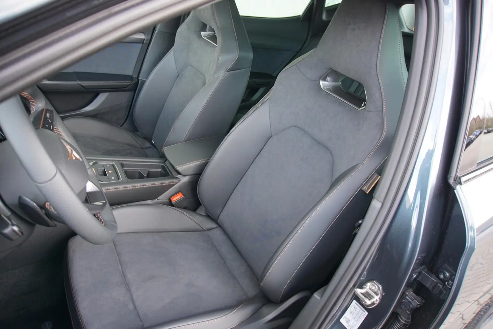 Formentor VZ 2.0TSI 4Drive Navi Mir Pano ACC Kam