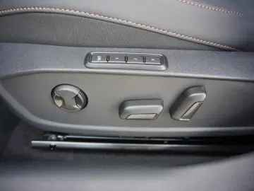 Formentor VZ 2.0TSI 4Drive Navi Mir Pano ACC Kam