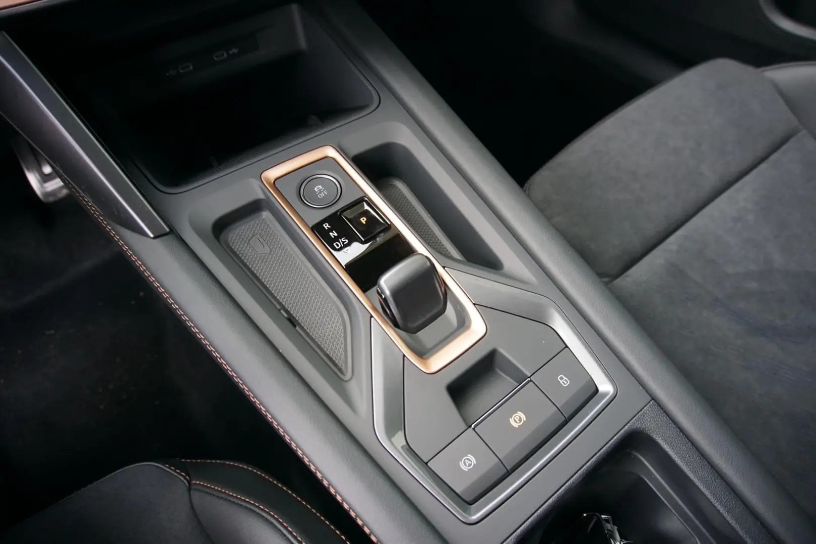 Formentor VZ 2.0TSI 4Drive Navi Mir Pano ACC Kam