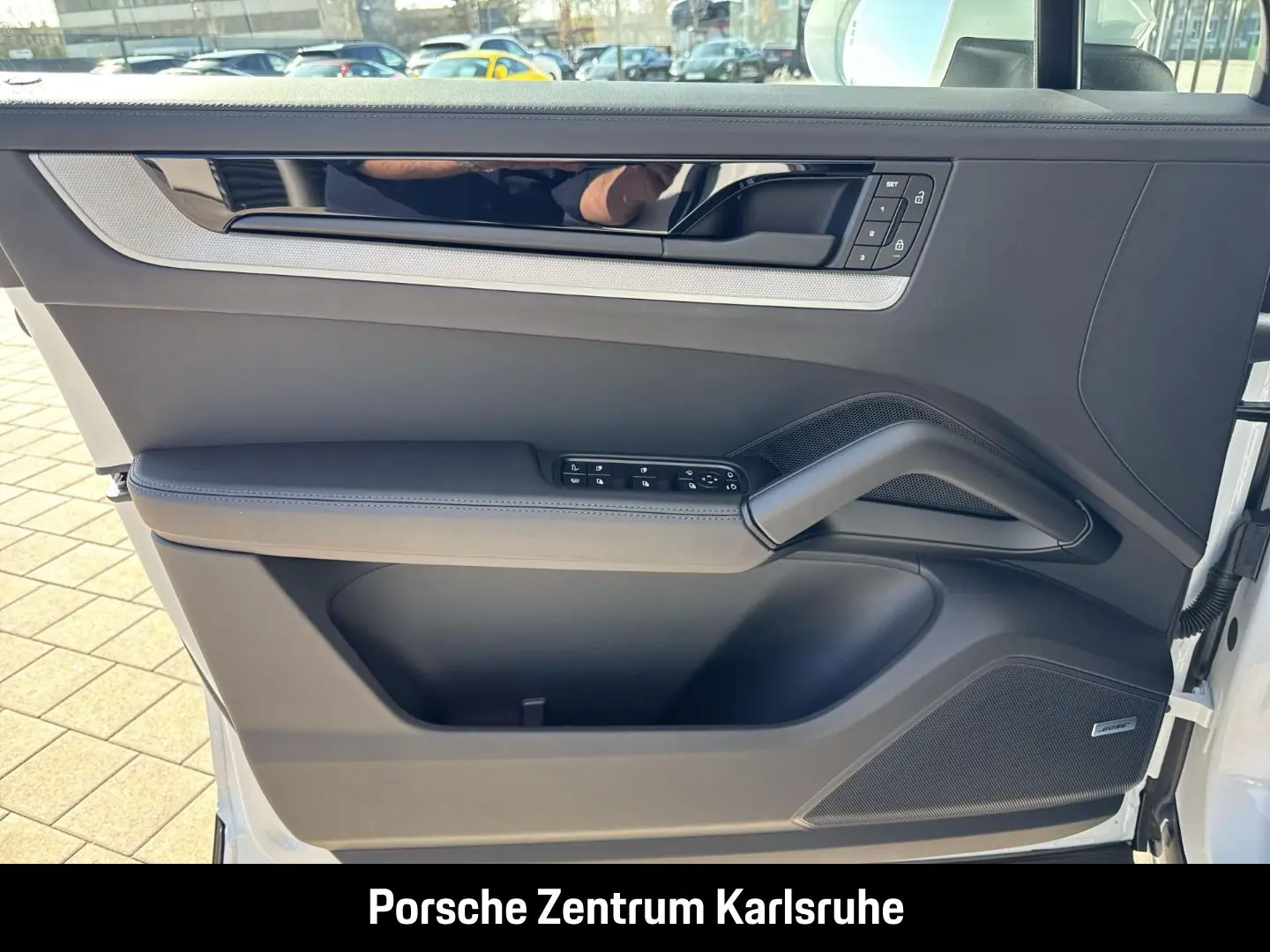 Cayenne E-Hybrid BOSE Luftfederung InnoDrive LED