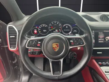 Cayenne E-Hybrid Matrix AHK Carplay Bose Head-up