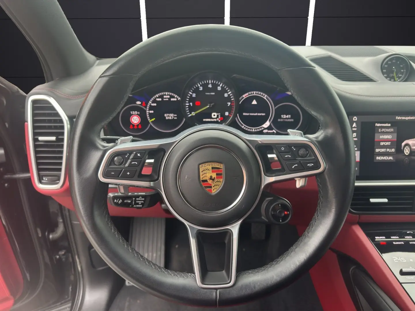 Cayenne E-Hybrid Matrix AHK Carplay Bose Head-up