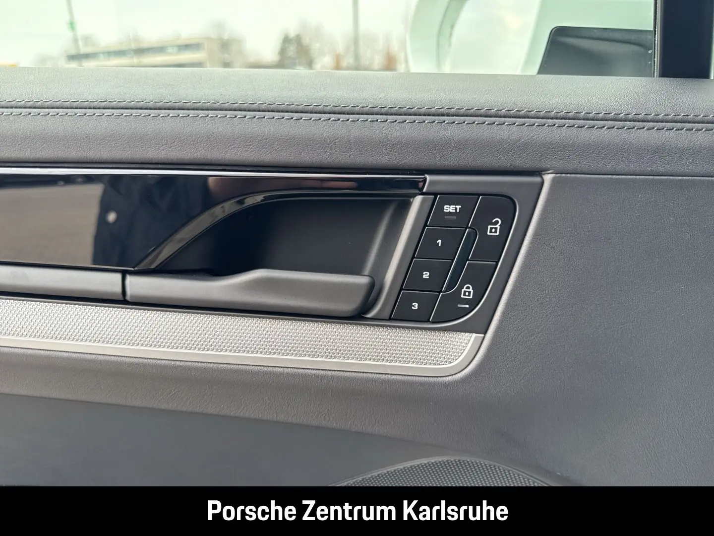 Cayenne E-Hybrid BOSE LED-Matrix Panoramadach