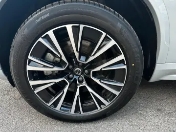 XC90 T8 Plus Bright Plug-In Hybrid AWD
