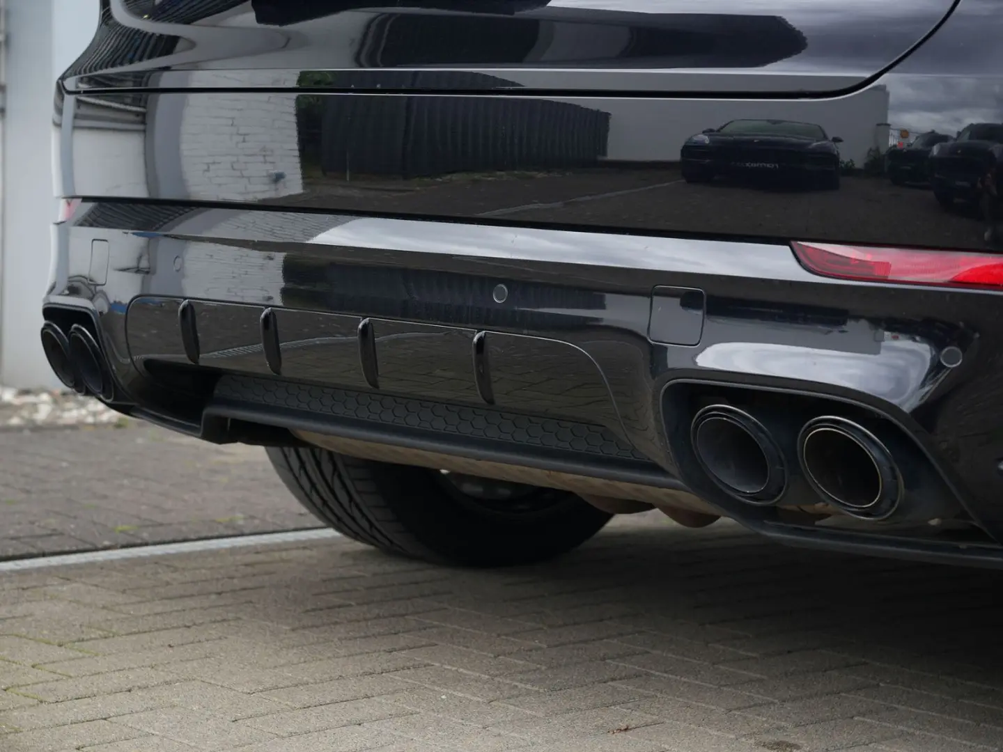 E-Hybrid SPORTDESIGN-HINTERACHSL.-PDCC-HUD-VOLL