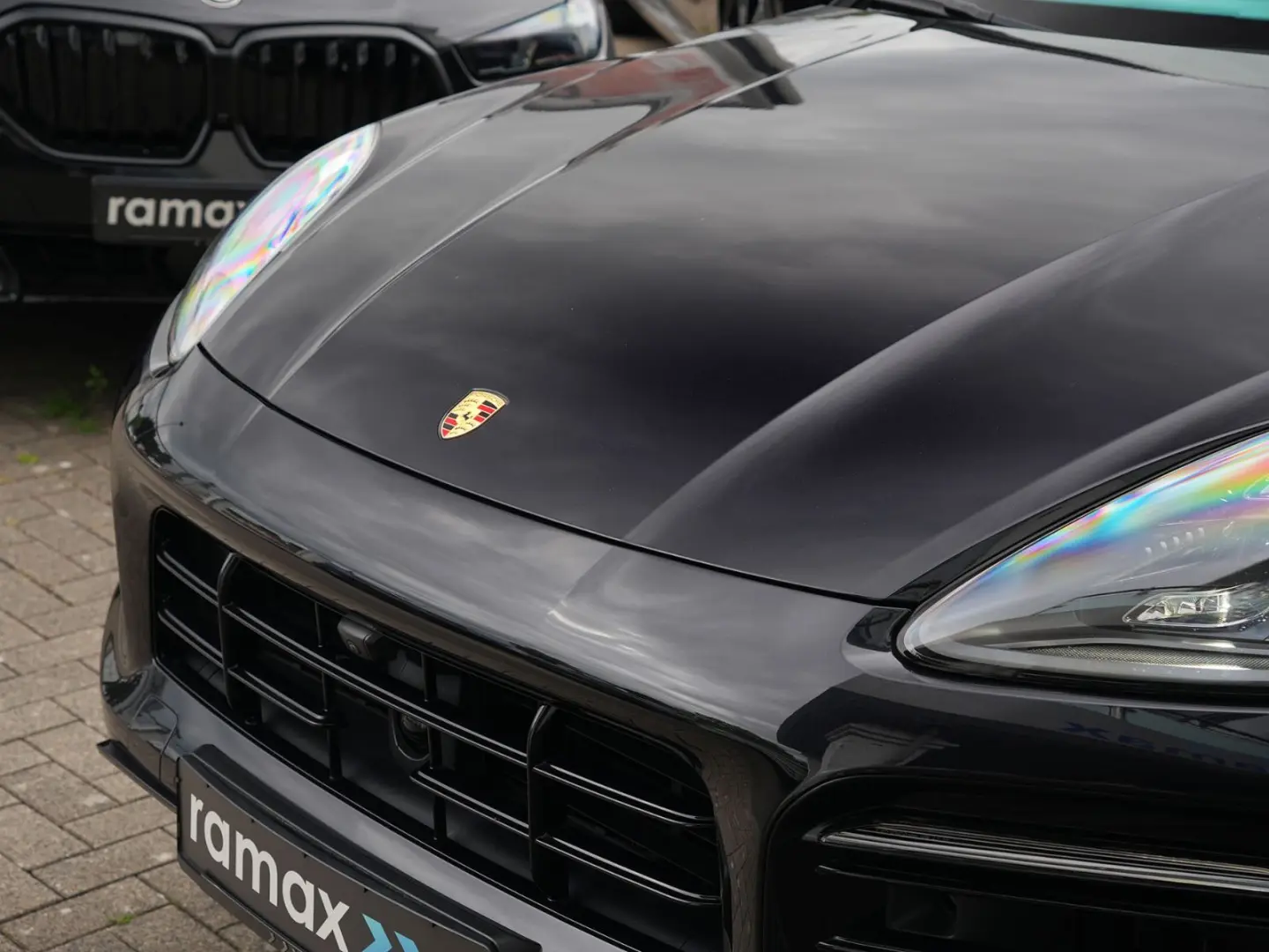 E-Hybrid SPORTDESIGN-HINTERACHSL.-PDCC-HUD-VOLL