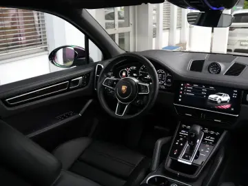 E-Hybrid SPORTDESIGN-HINTERACHSL.-PDCC-HUD-VOLL