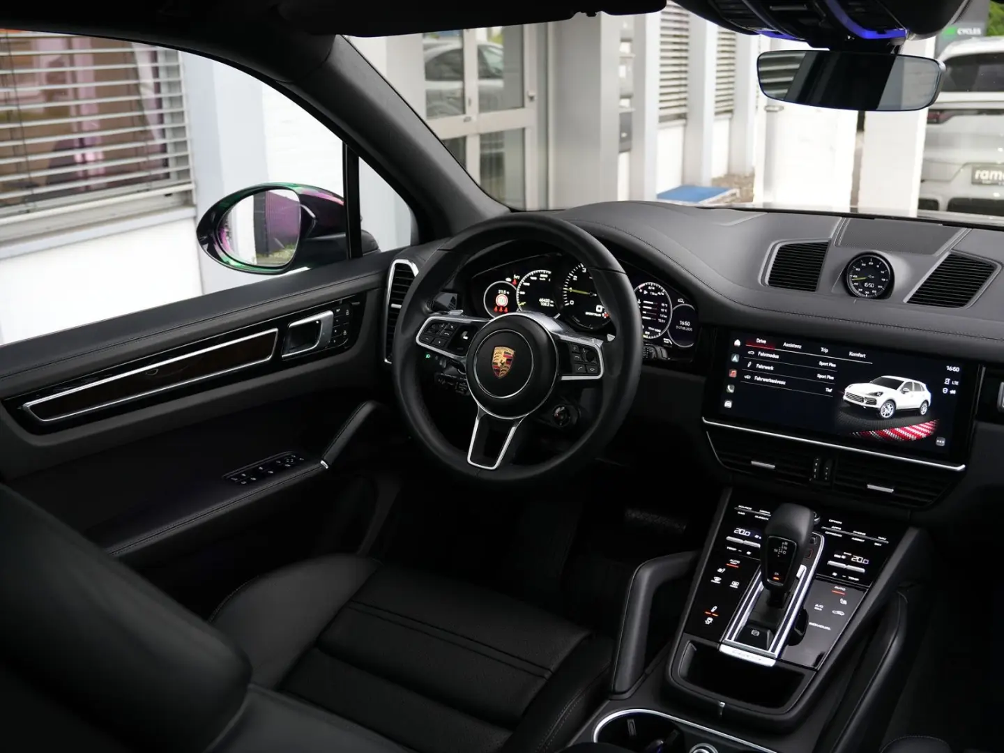 E-Hybrid SPORTDESIGN-HINTERACHSL.-PDCC-HUD-VOLL