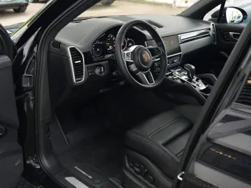 E-Hybrid SPORTDESIGN-HINTERACHSL.-PDCC-HUD-VOLL