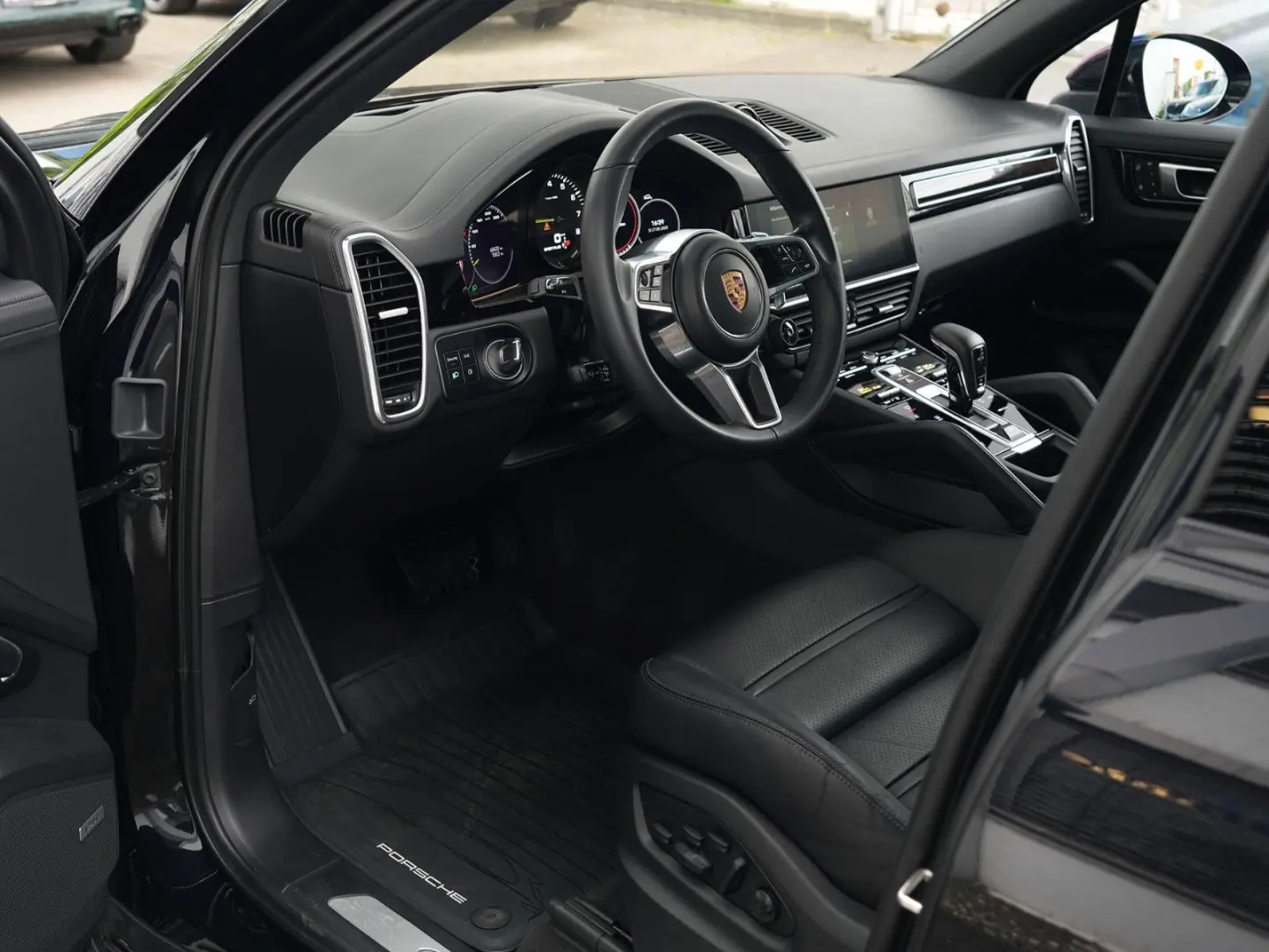 E-Hybrid SPORTDESIGN-HINTERACHSL.-PDCC-HUD-VOLL