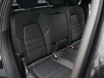 E-Hybrid SPORTDESIGN-HINTERACHSL.-PDCC-HUD-VOLL