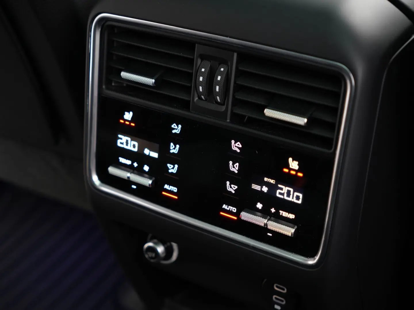 E-Hybrid SPORTDESIGN-HINTERACHSL.-PDCC-HUD-VOLL