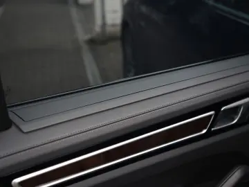 E-Hybrid SPORTDESIGN-HINTERACHSL.-PDCC-HUD-VOLL