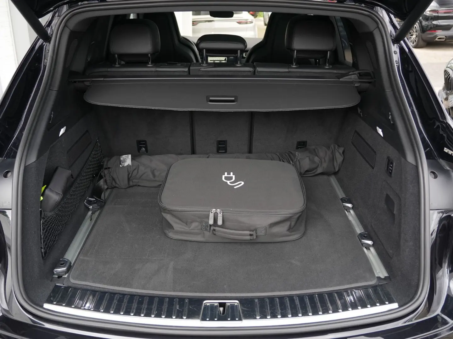 E-Hybrid SPORTDESIGN-HINTERACHSL.-PDCC-HUD-VOLL