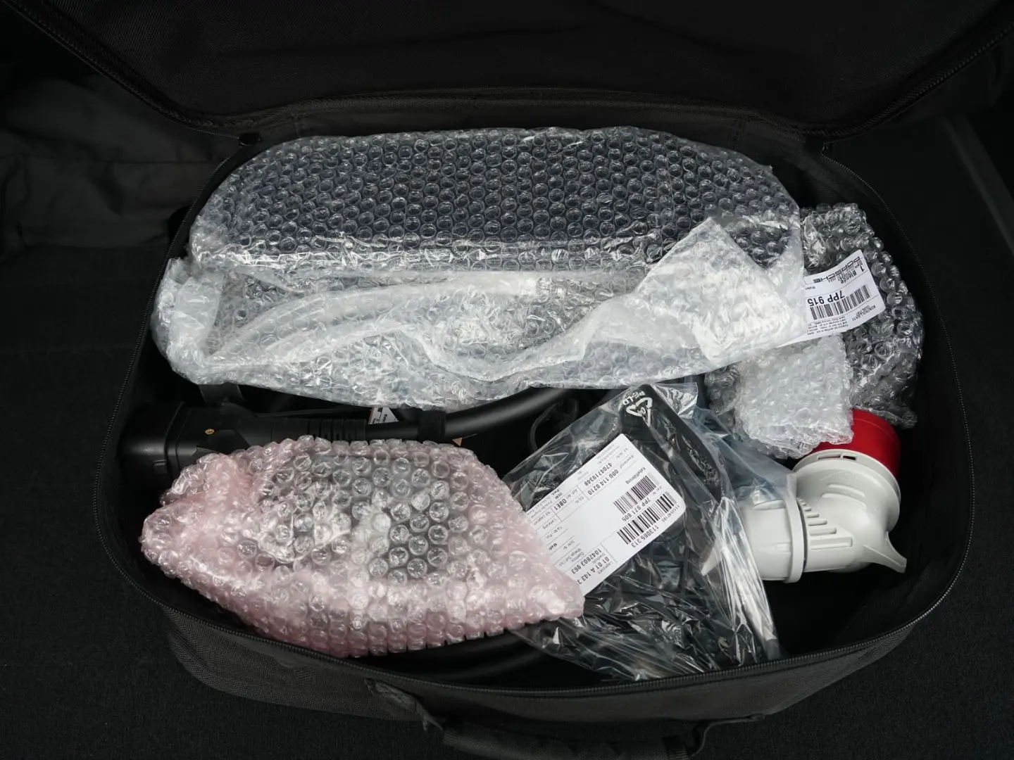 E-Hybrid SPORTDESIGN-HINTERACHSL.-PDCC-HUD-VOLL